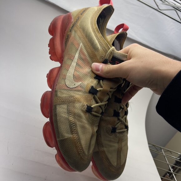 Nike Mens Air Vapormax 2019 AR6631-701 Gold Running Shoes Sneakers Size 9.5 - Picture 7 of 16